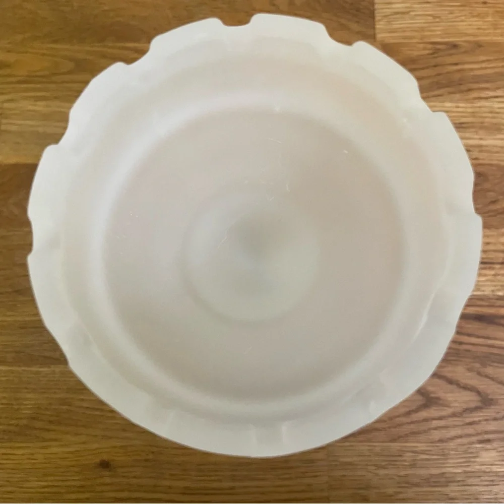 SOLD PartyLite Vintage Clairmont Frosted Glass Tealight Candle Holder Lamp - Picture 6 of 7